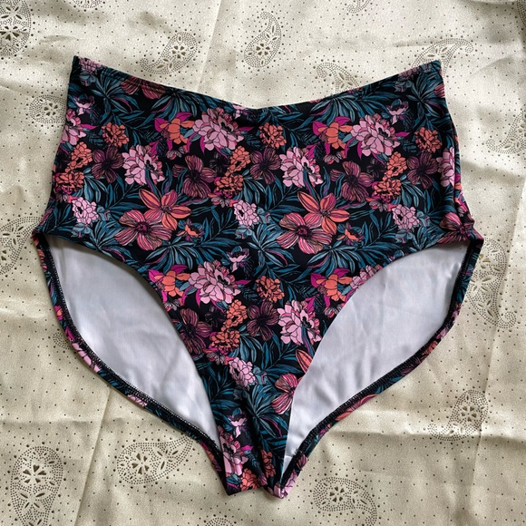 Venus: Black Floral Hi Rise Bikini Bottoms - Picture 3 of 17